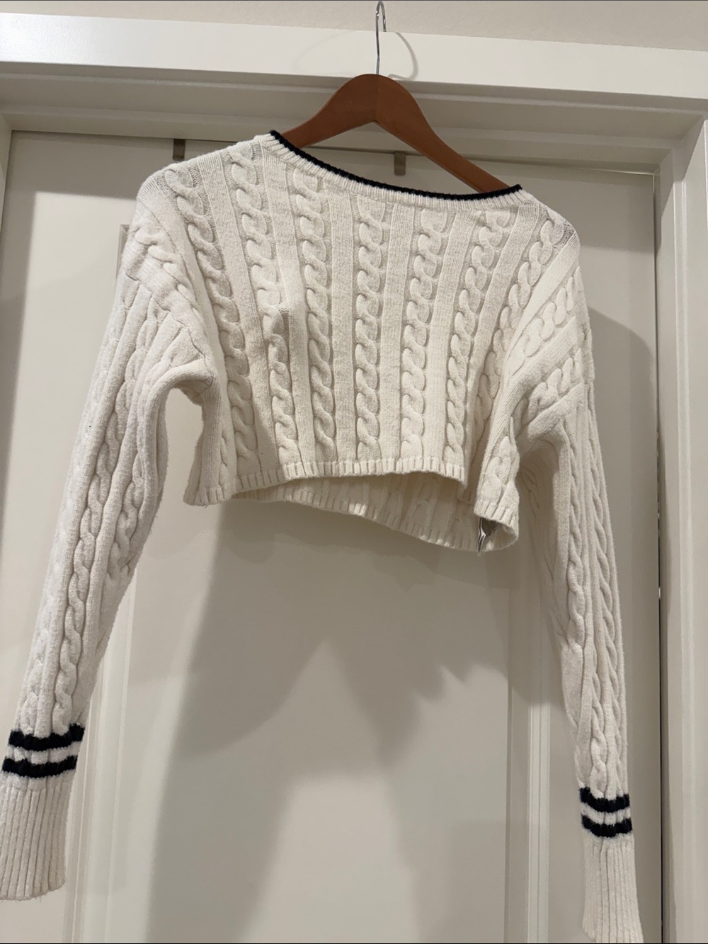 Edikted Cream Cropped Cable-Knit Crewneck Sweater with Black Trim
